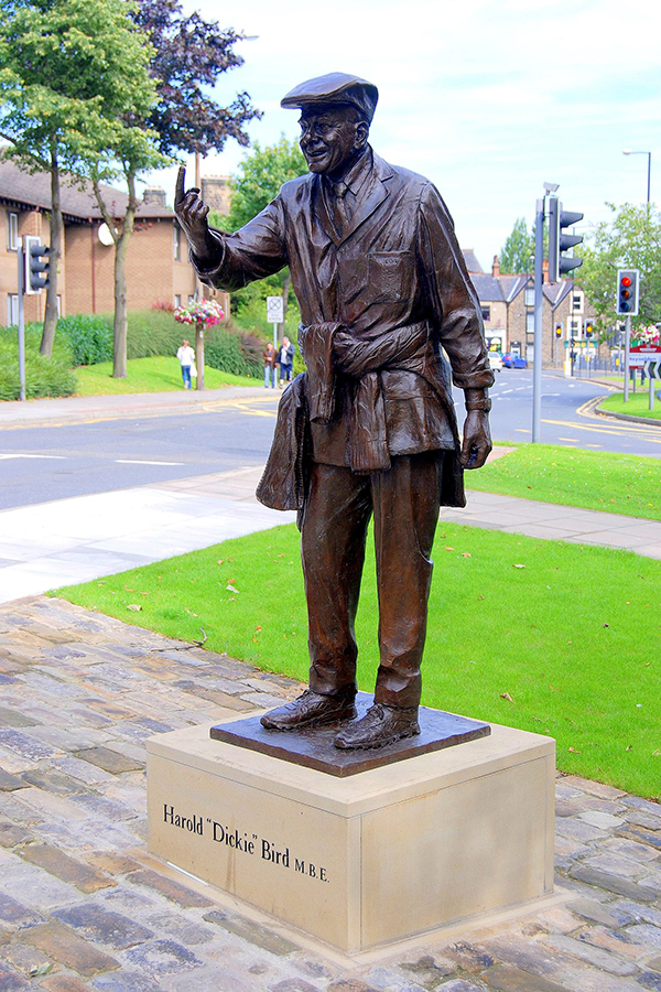 Dickie Bird by Graham Ibbeson in Barnsley, South Yorkshire